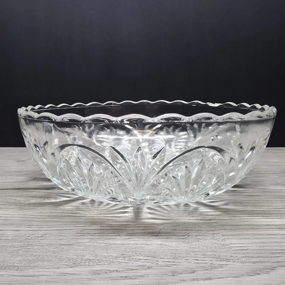 Beautiful Vintage Anchor Hocking Clear Glass Serving Bowl - 8